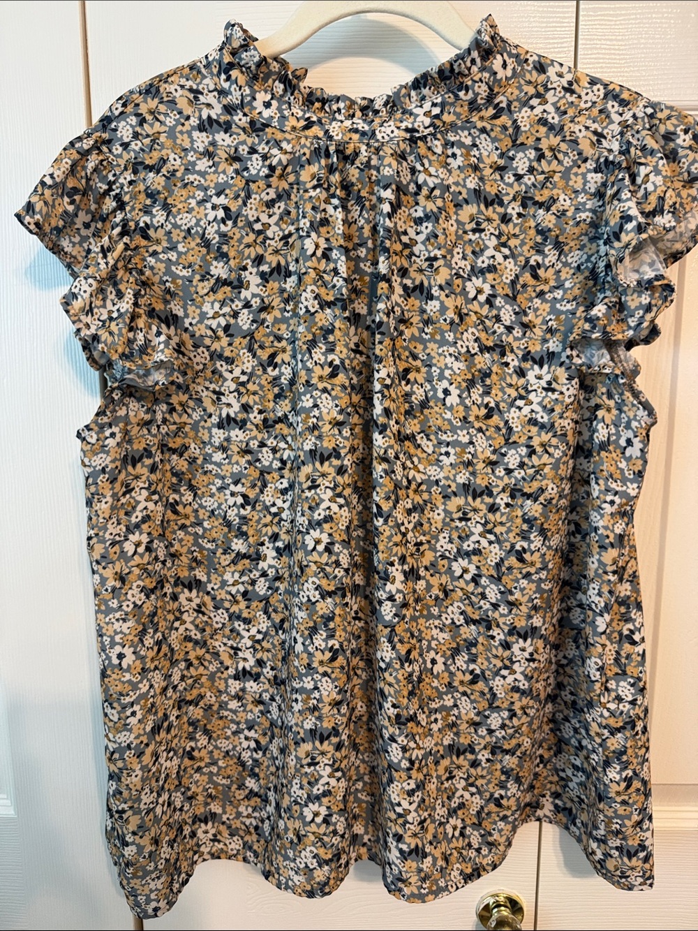 Voy | Women’s Floral Ruffle-Sleeve Blouse in Mustard & Navy | M